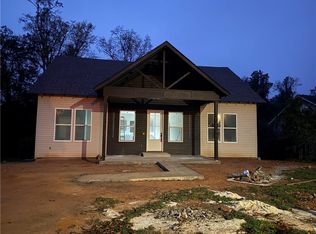 304 Combs St, Valley, AL 36854