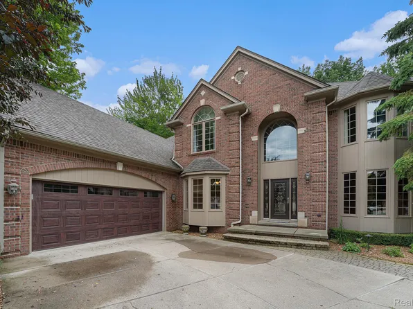 6652 Chianti Ct, Utica, MI 48316