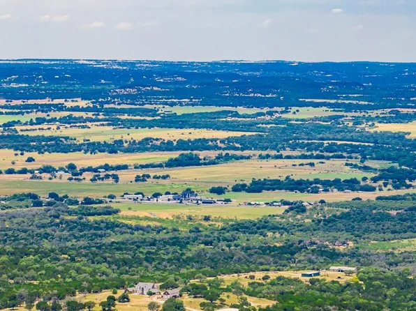 28 Far View Ln, Fredericksburg, TX 78624