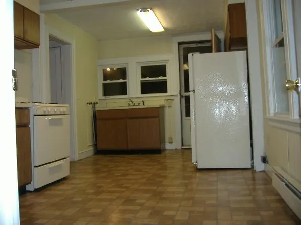 1940 Thomaston Ave Floor 3, Waterbury, CT 06704