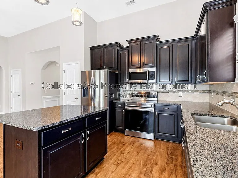 105 Richmond Walk Dr — Photo 4