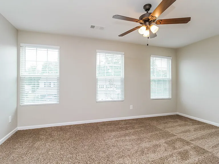 4004 Alicia Ln — Photo 16