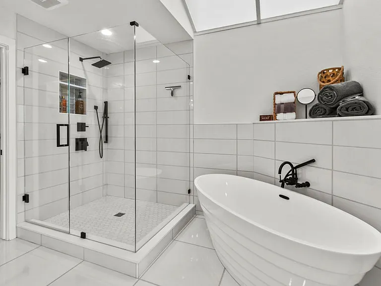 105 Palm Beach Ct — Photo 12