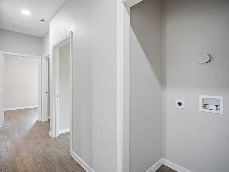 611 Carpenter Ave #201 — Photo 7