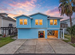 214 Sampan Dr, Tiki Island, TX 77554