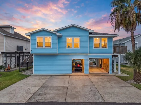 214 Sampan Dr, Tiki Island, TX 77554