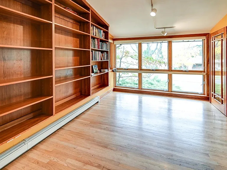 4746 Lafayette Dr — Photo 24