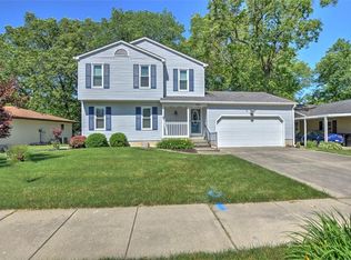 983 S Cedar Hill Dr, Decatur, IL 62521