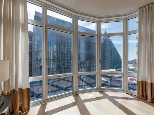 555 West 59th Street image 1 of 8