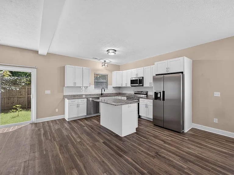 934 Boyd Ln — Photo 4