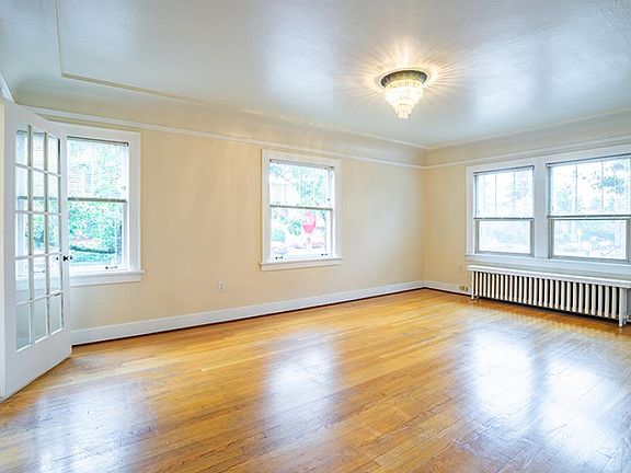 Parkhurst Apartments