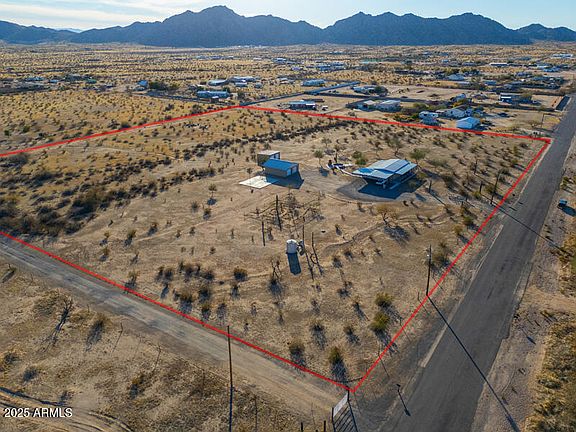 2nd image of 55215 W LA BARRANCA Drive