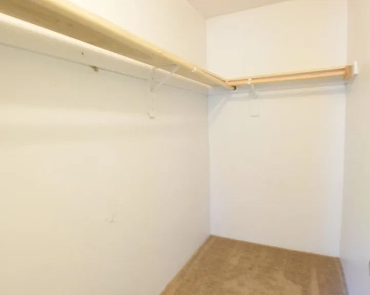 870 Farrington Dr — Photo 8
