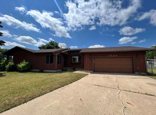1724 5th St SE, Minot, ND 58701