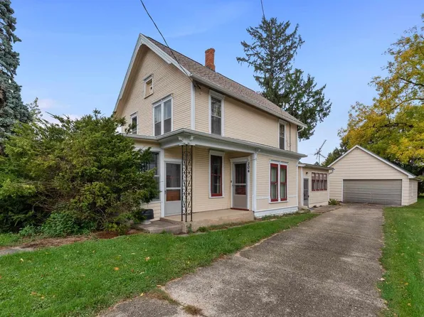 204 Spring Street, Fox Lake, WI 53933