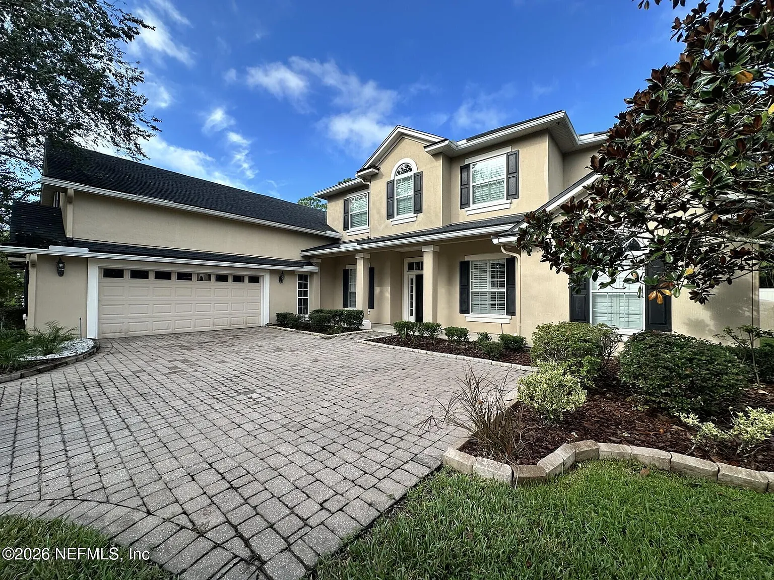 5 bed, 4.5 bath, 3514 sqft, $3,395 — Photo 2