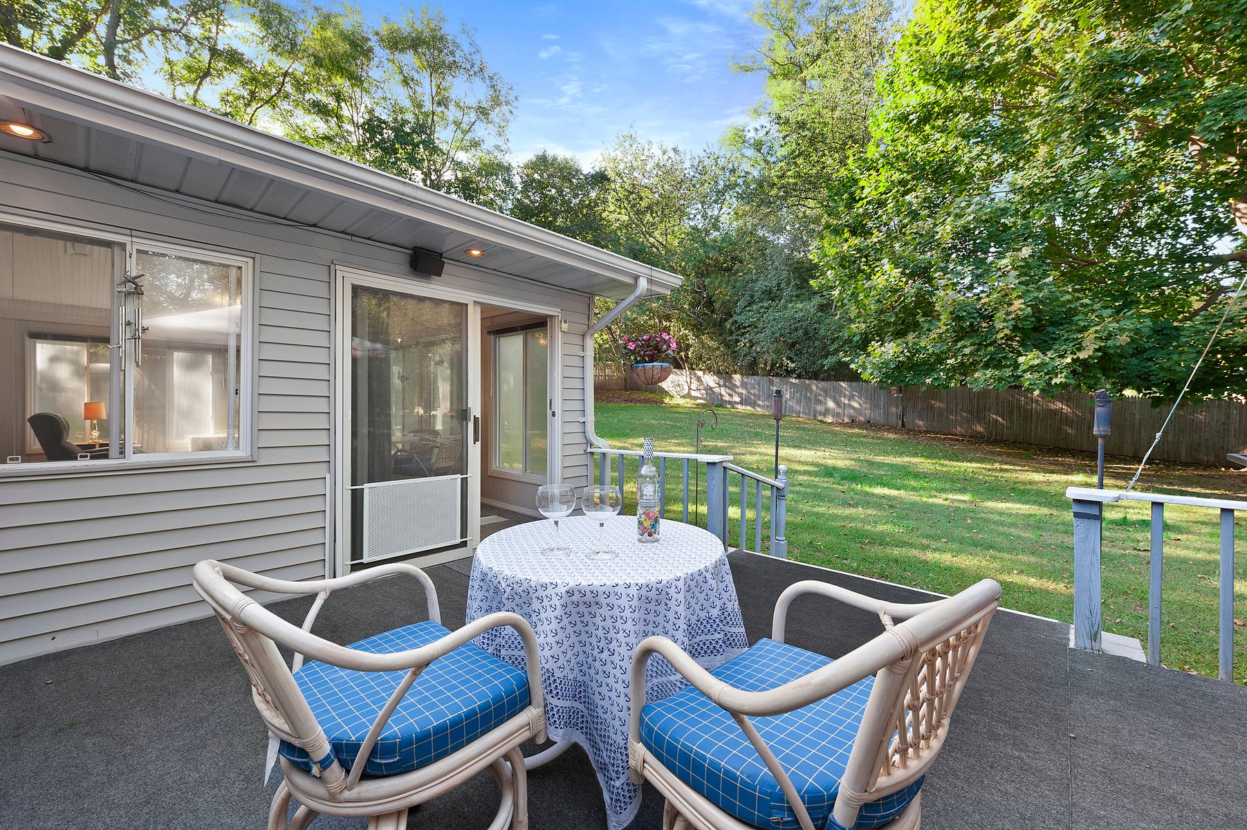 20f South Ferry Rd in Shelter Island Out East