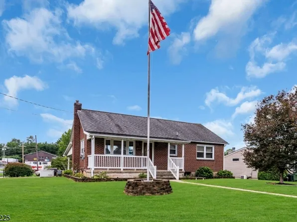 602 Pennsylvania Ave, Pohatcong Twp., NJ 08865