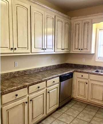 4th image of 1681 Spencer Dr