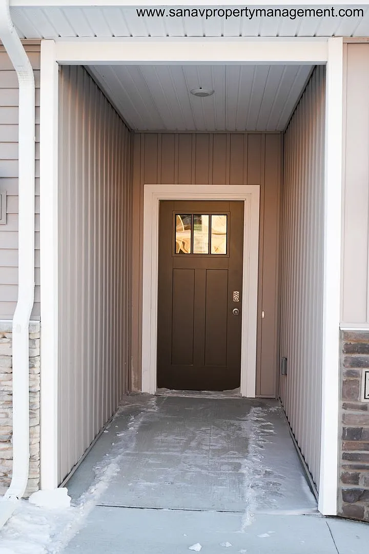 Ankeny Townhome Amenities included!! On slab!! — Photo 2