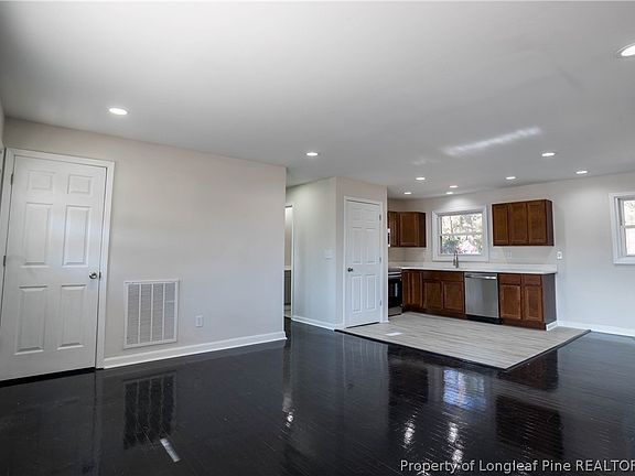 5th image of 226 Odell Rd