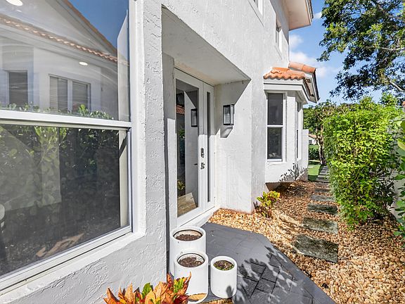 5th image of 2237 NW 53rd St