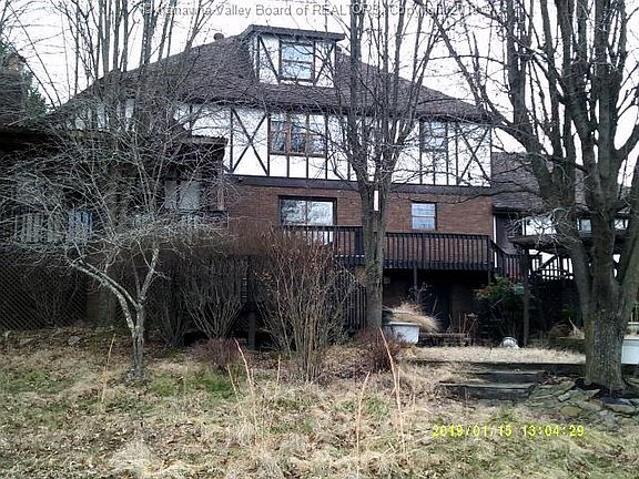 3rd image of 8 Lucy Ln
