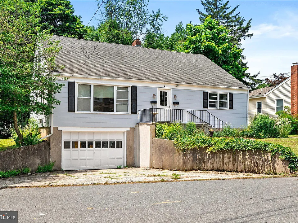 4 Pierson Pl #A