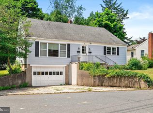 4 Pierson Pl #A, Hopewell, NJ 08525