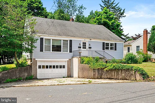 4 Pierson Pl Photo 1