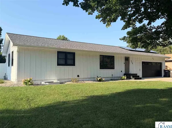 212 Maple St, Cleveland, MN 56017