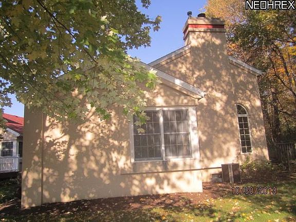 3rd image of 1304 Village Dr