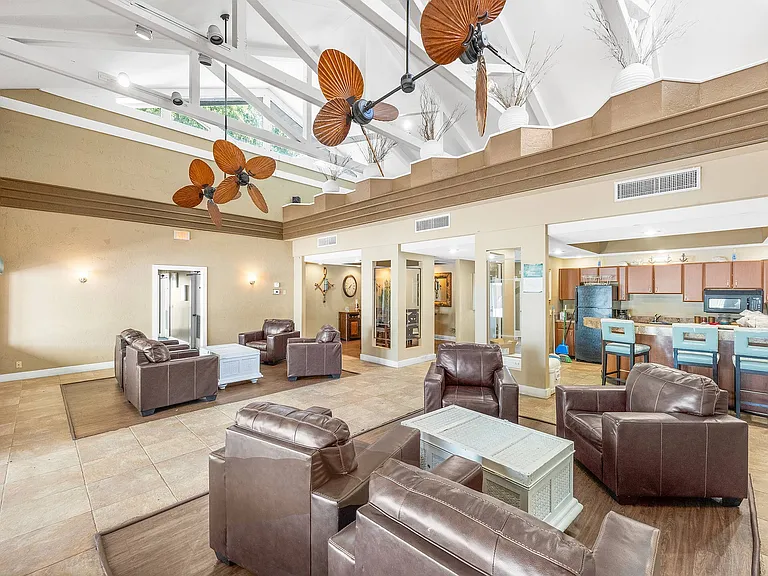Clipper Cove Apartments — Photo 4