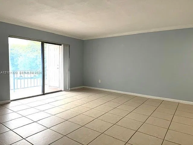 Kendall Acres Condo Bldg — Photo 3