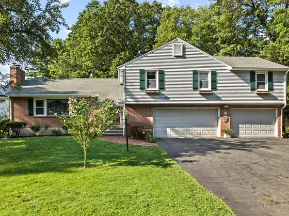 15 Morton Lane, West Hartford, CT 06117