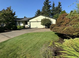 2660 32nd St, Springfield, OR 97477