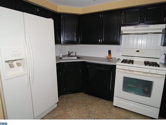 4th image of 146 Bird St