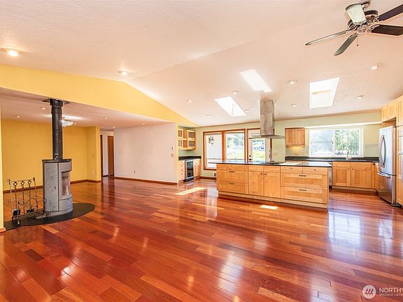 4th image of 1419 S Pacific Vista