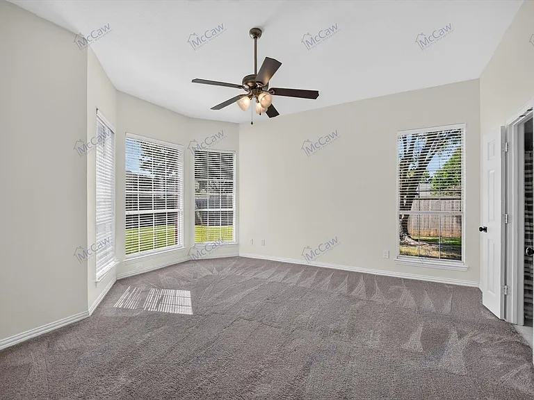 8009 Owl Creek Ln — Photo 12