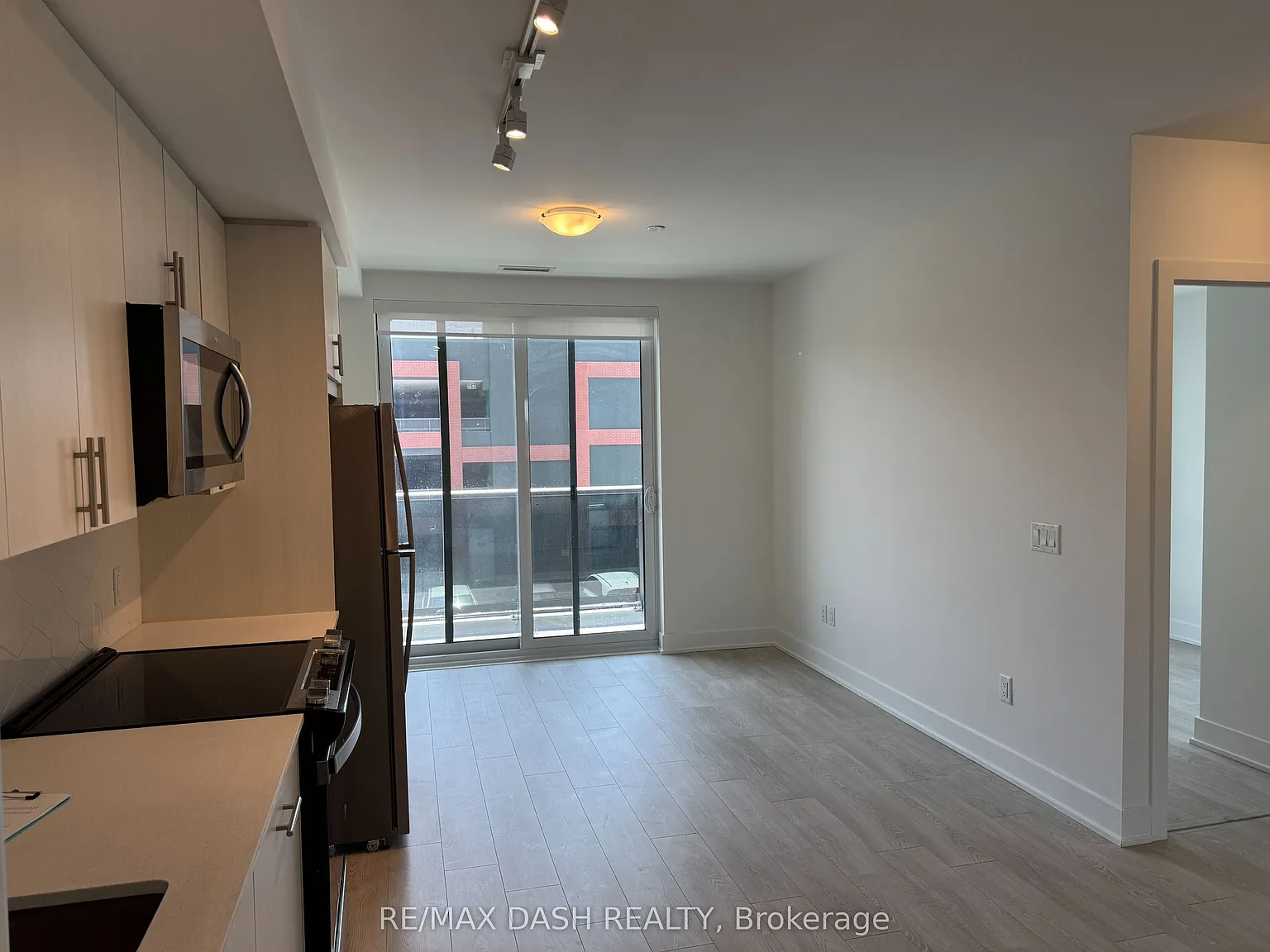 2 bed, $2,300 — Photo 4