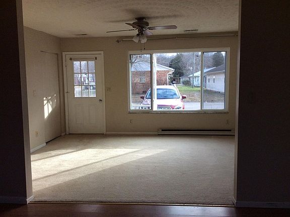 5th image of 39 Pine Dr