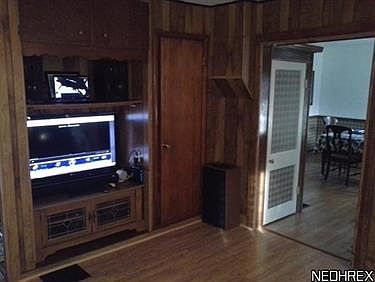 3rd image of 208 Johns St
