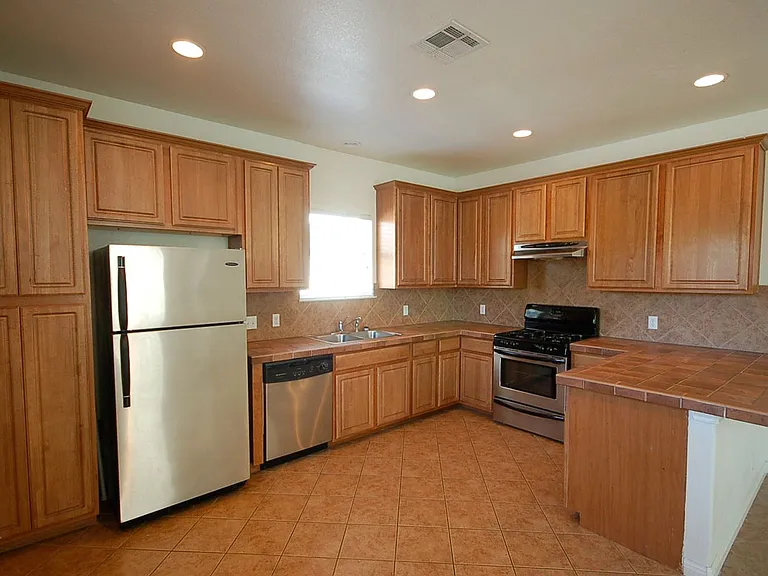 5100 Caswell Ave — Photo 4