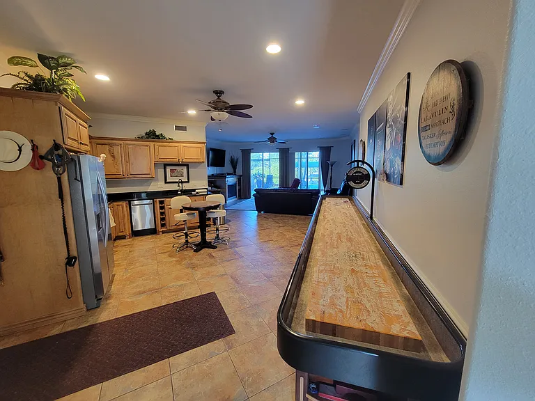 Lower kitchen 2 and living area