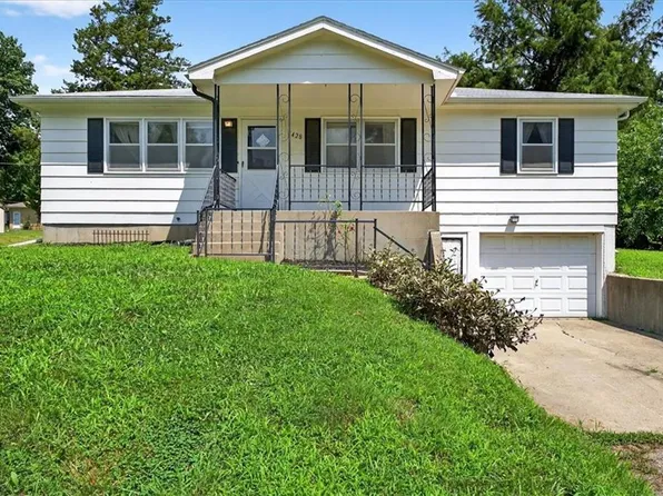 1428 Kiowa St, Leavenworth, KS 66048