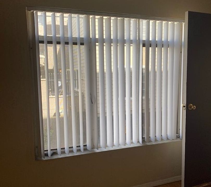 1st image of 225 W 6th St APT 212