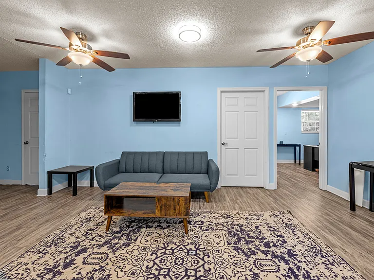 Sabal Palms Apartments — Photo 7