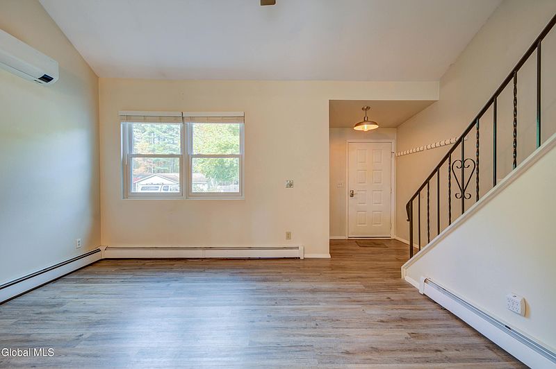 3rd image of 71 Pepper Bush Place