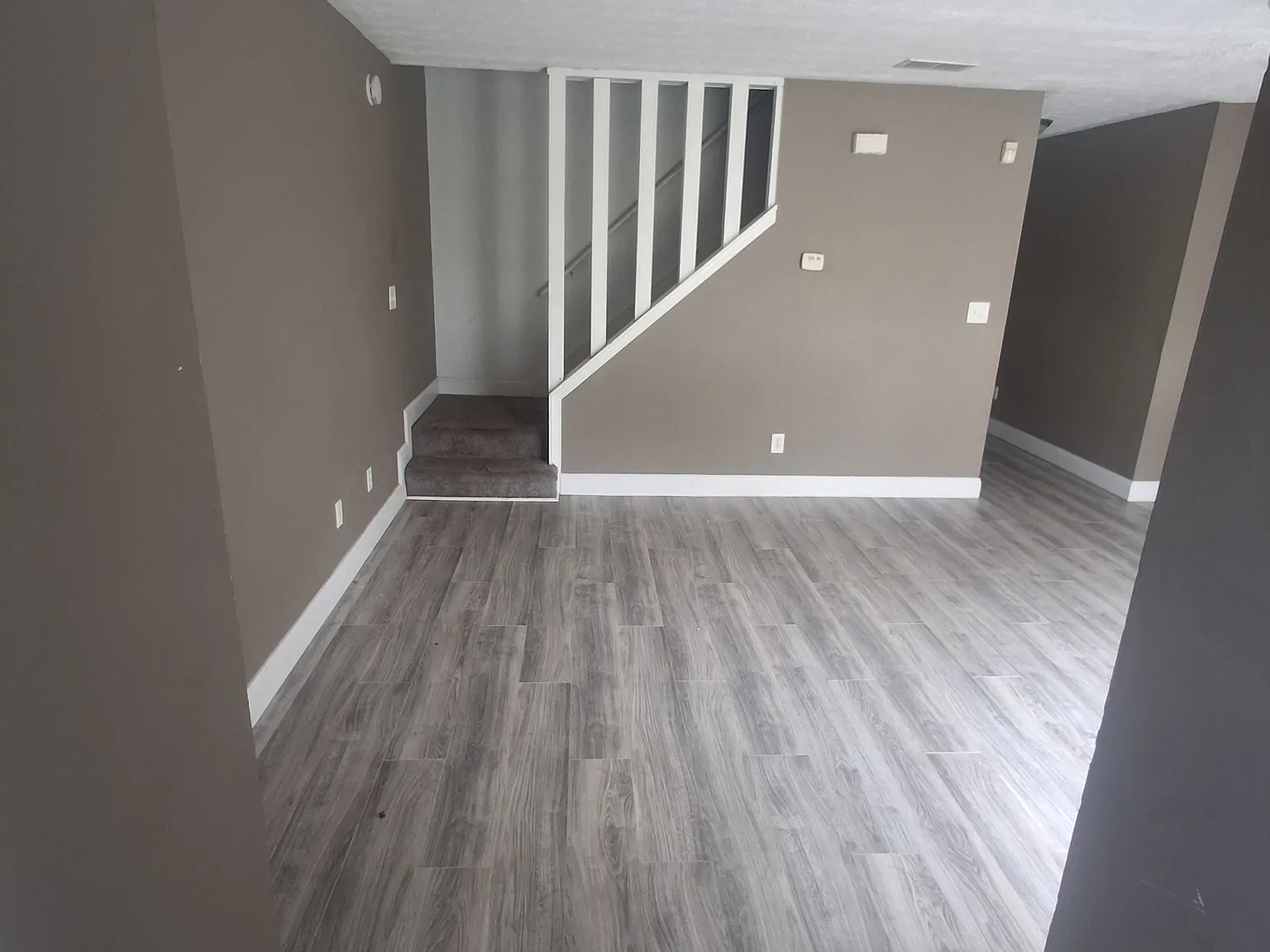 3 bed, 2.5 bath, 1568 sqft, $1,715 — Photo 2