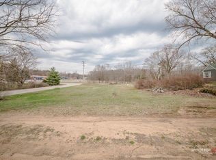 2 Lane St, Ferrysburg, MI 49409